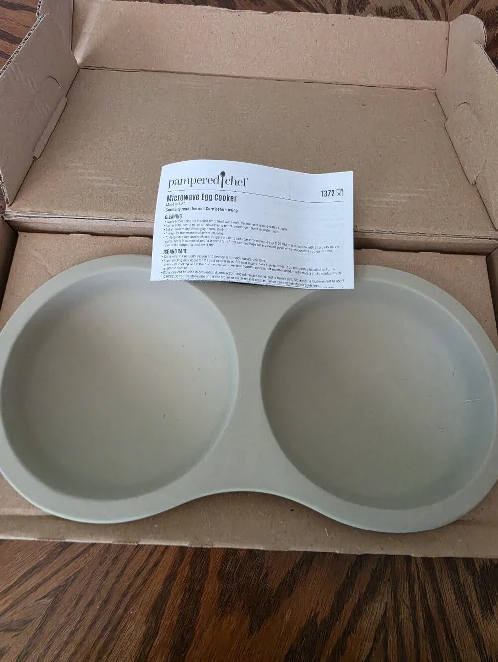 Pampered Chef Stoneware Microwave Egg Cooker